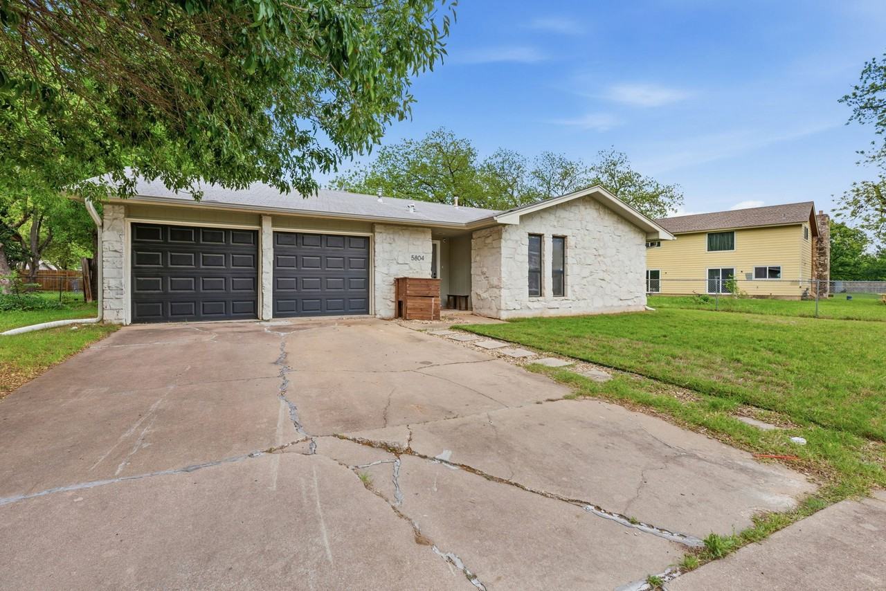 5804 Brook Valley Dr - Photo 2 of 20