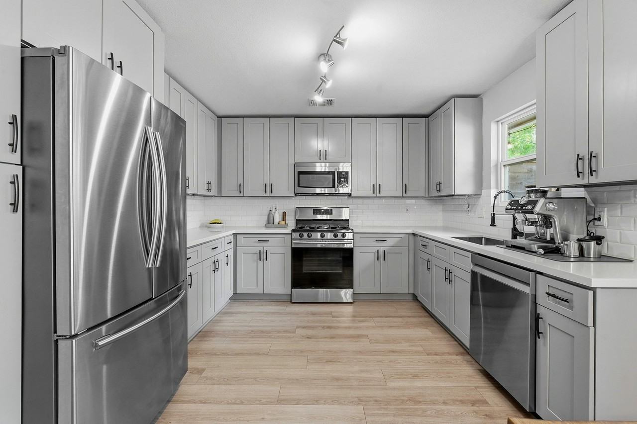 5804 Brook Valley Dr - Photo 7 of 20