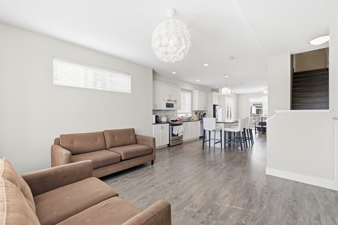 16228 16 Avenue #13 - Photo 4 of 23