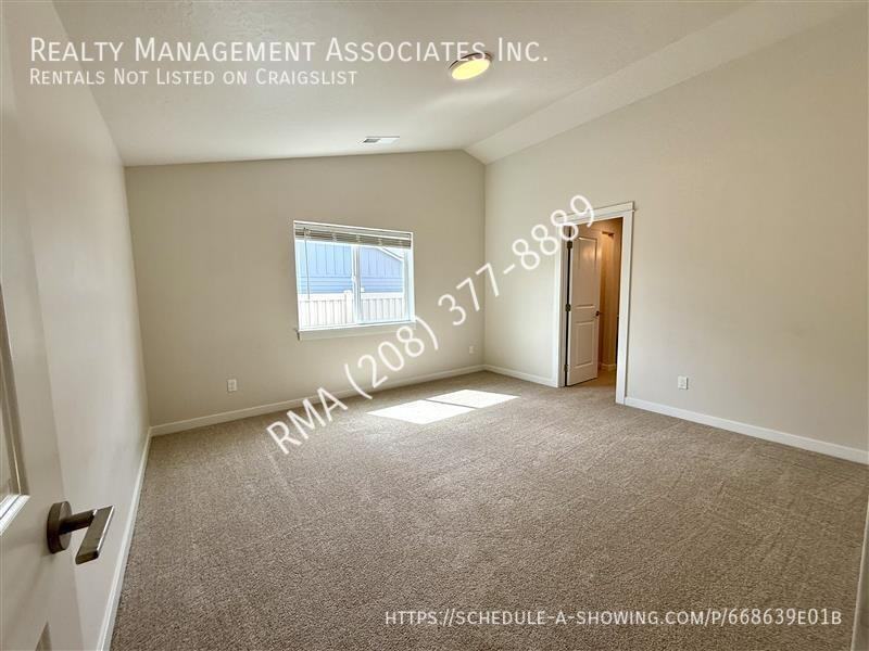 3799 N Marionberry Ave - Photo 7 of 21