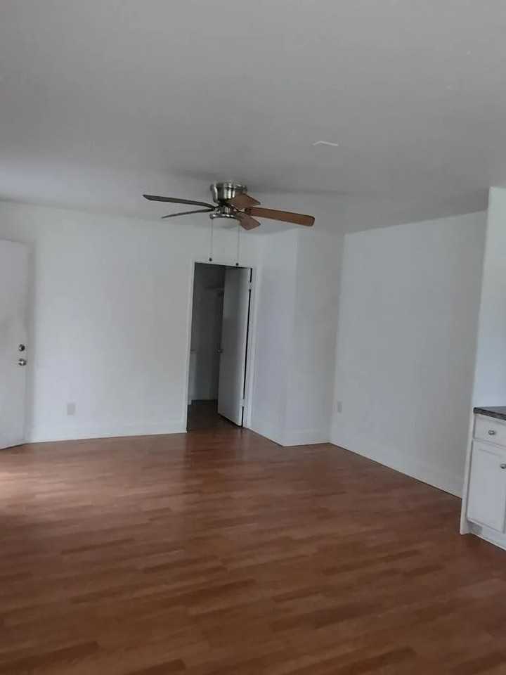 430 Harding Ave #NA - Photo 3 of 6