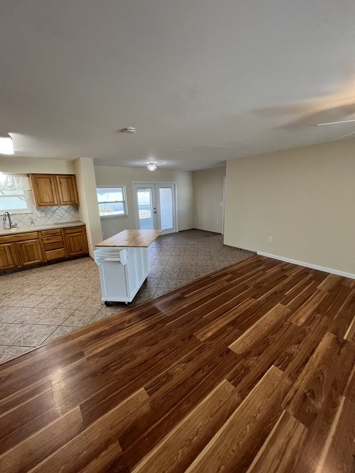 704 Torrey Pines Ave #NA - Photo 4 of 16