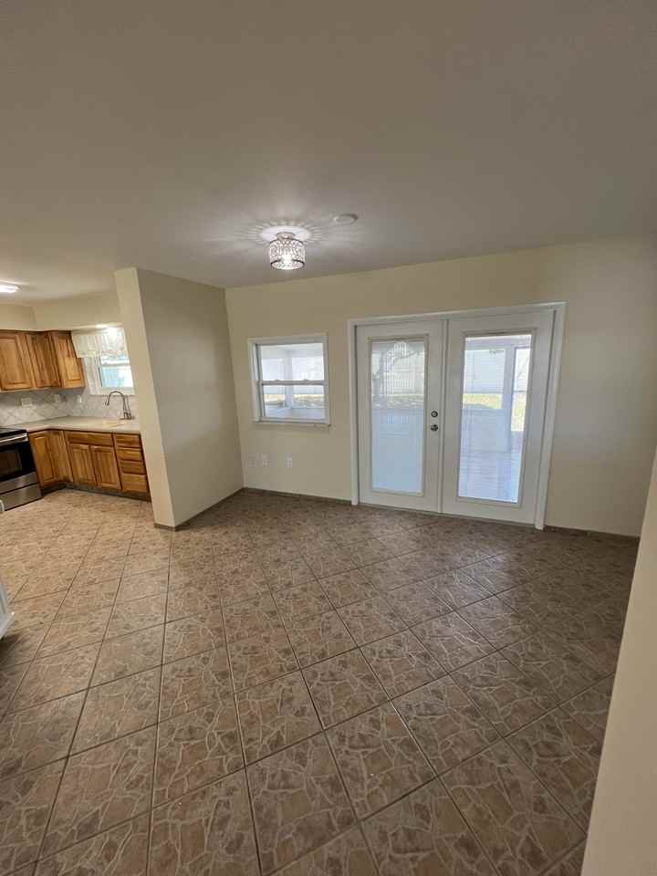 704 Torrey Pines Ave #NA - Photo 5 of 16