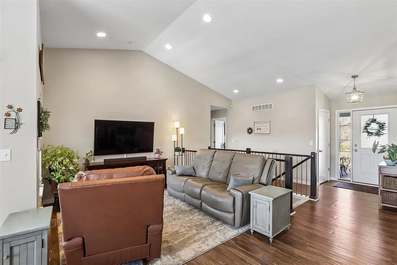 55 Camden Rd #NA - Photo 4 of 26