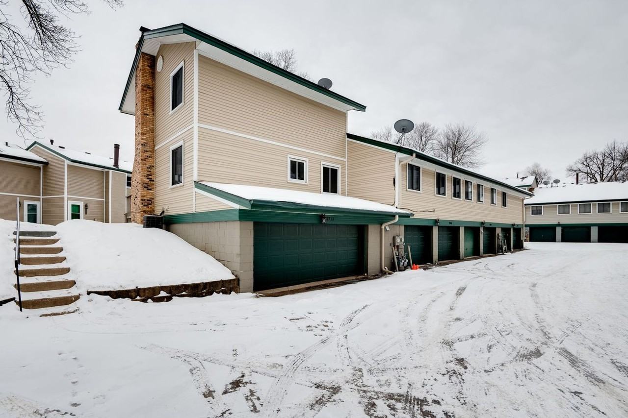 2712 Terraceview Ct - Photo 2 of 13