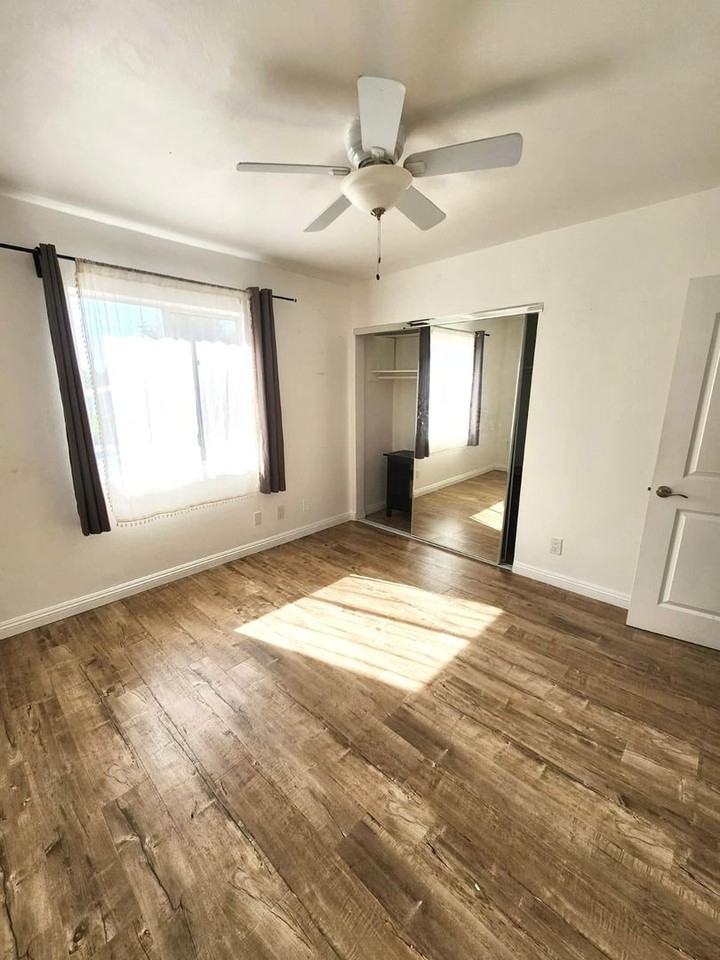 18307 Burbank Blvd - Photo 7 of 10