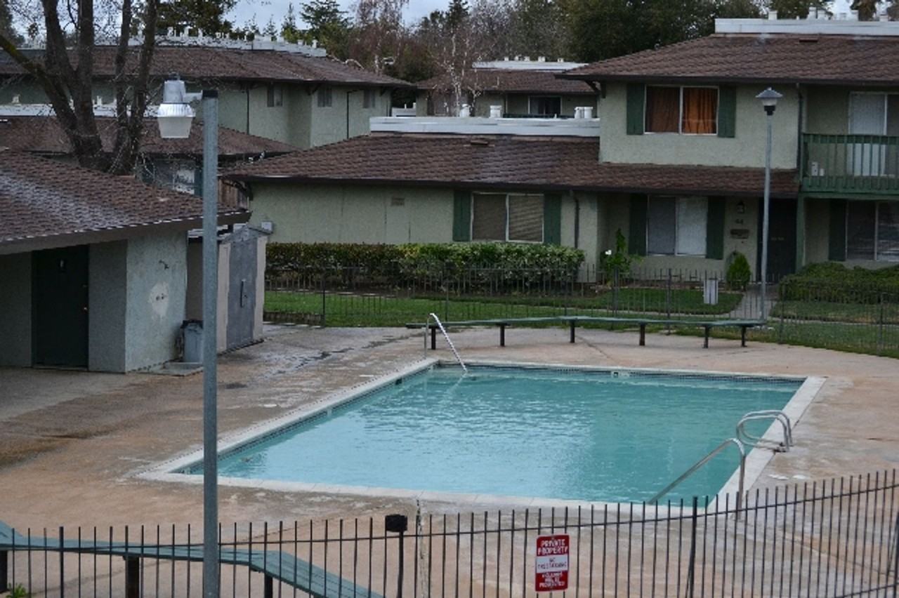 30 W Elliot St #32 - Photo 2 of 11