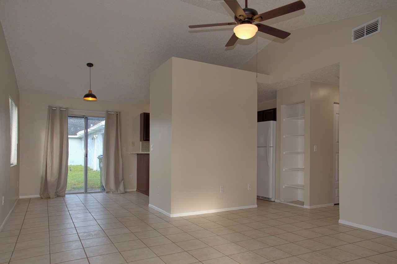 6003 Oleander Dr - Photo 5 of 25