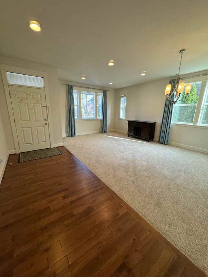 5619 Ne 8th St - Photo 2 of 45