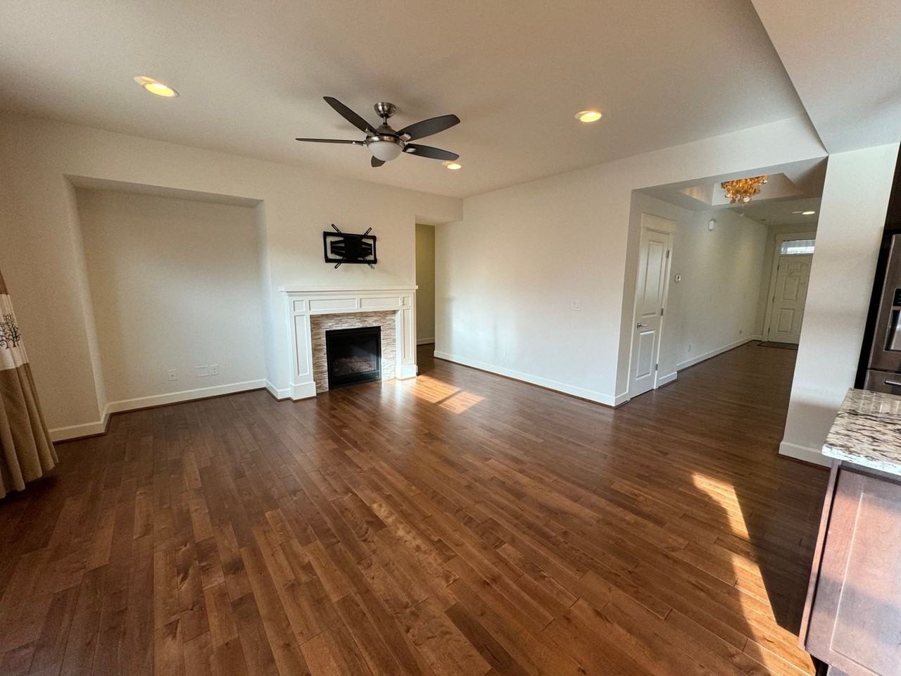 5619 Ne 8th St - Photo 7 of 45