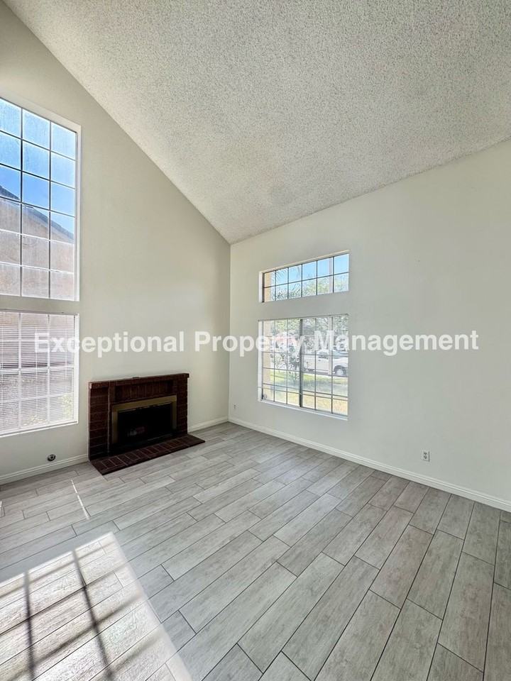 3928 Yuba River Dr - Photo 4 of 21