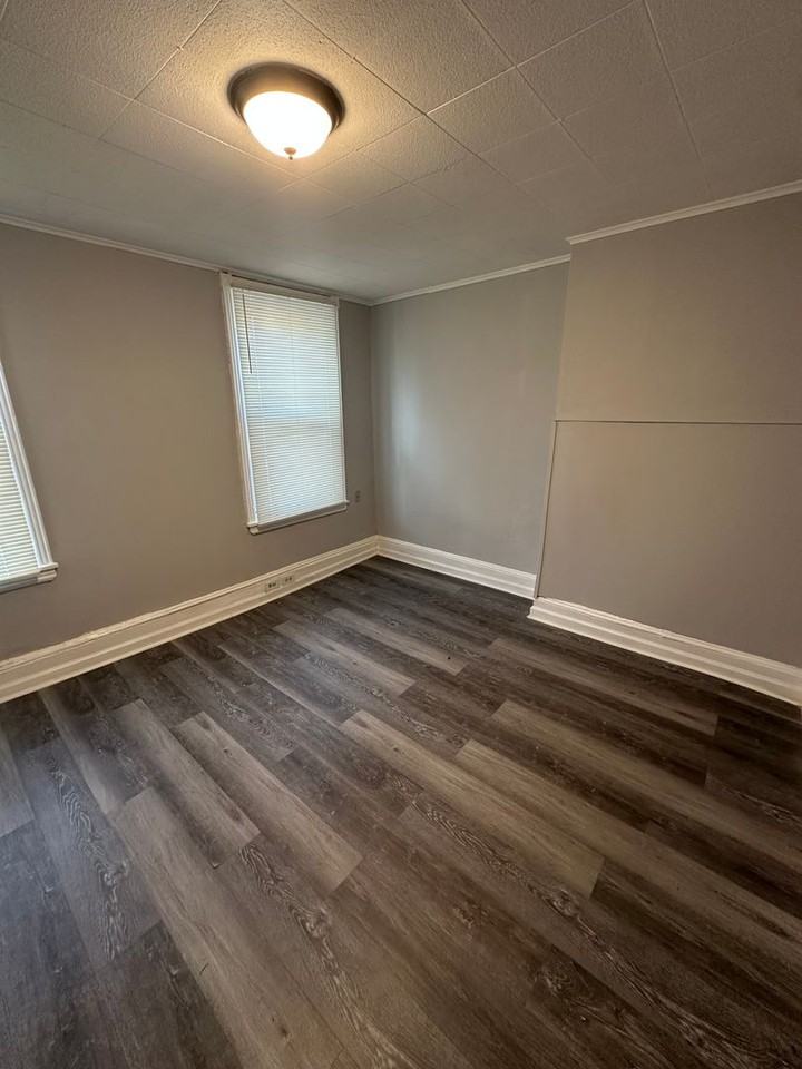 204 Fern St - Photo 6 of 11