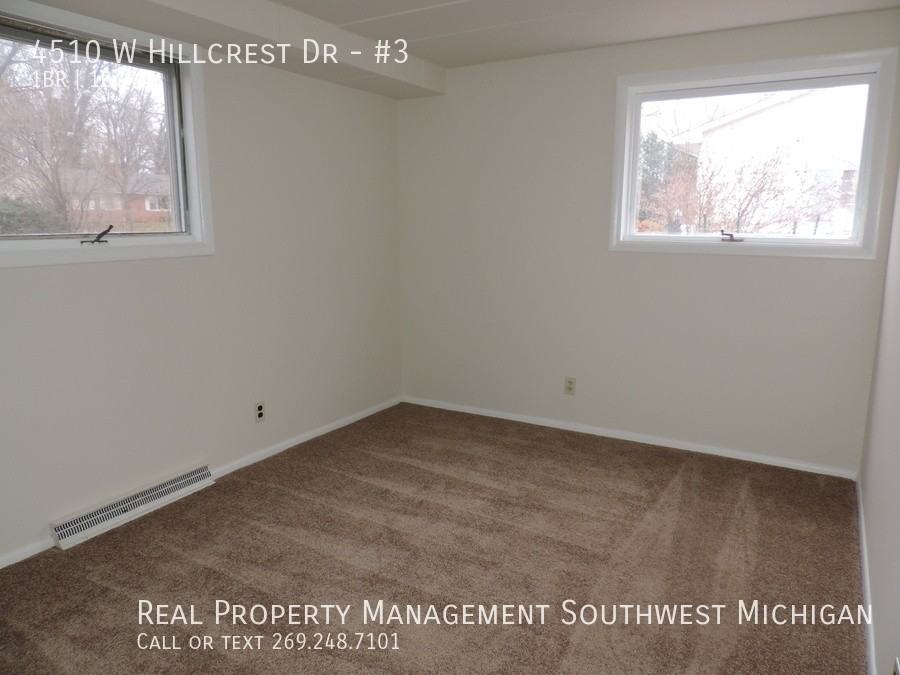 4510 W Hillcrest Dr #3 - Photo 3 of 4