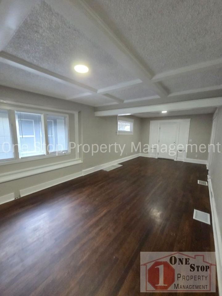 4224 Agnes Ave - Photo 2 of 26