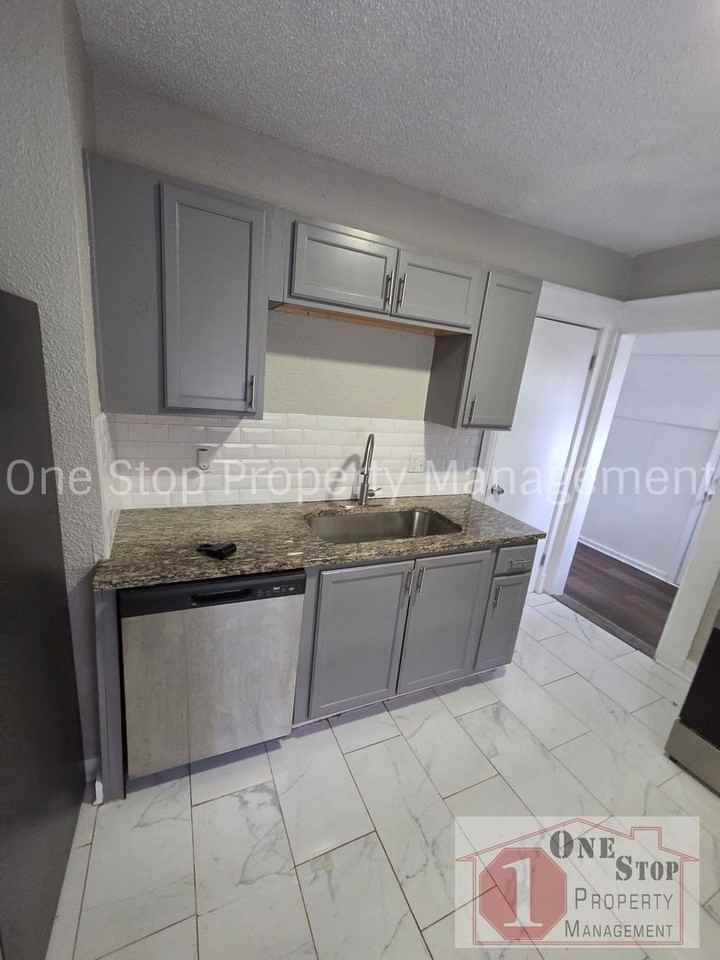 4224 Agnes Ave - Photo 5 of 26