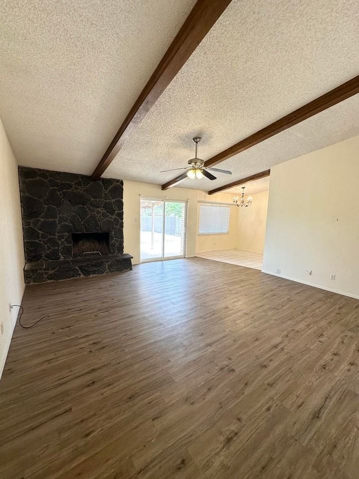 329 Rockylane Dr - Photo 2 of 13