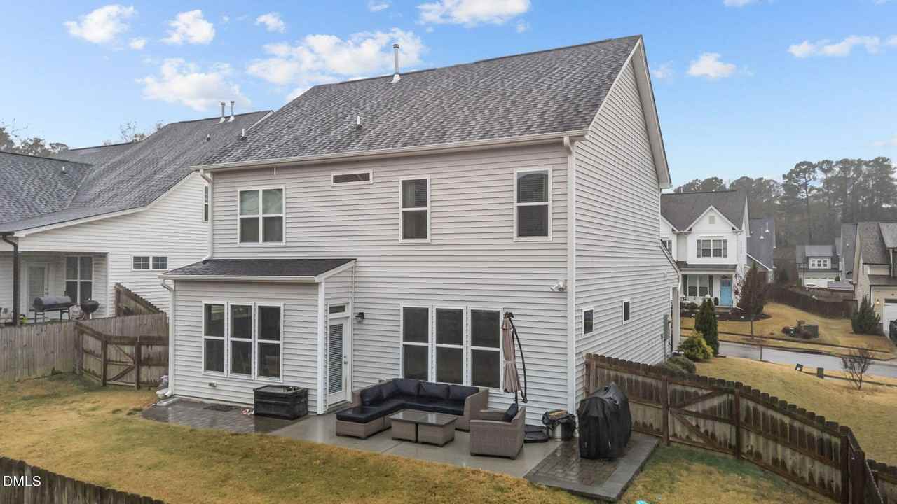 352 Cascade Hills Ln - Photo 4 of 26