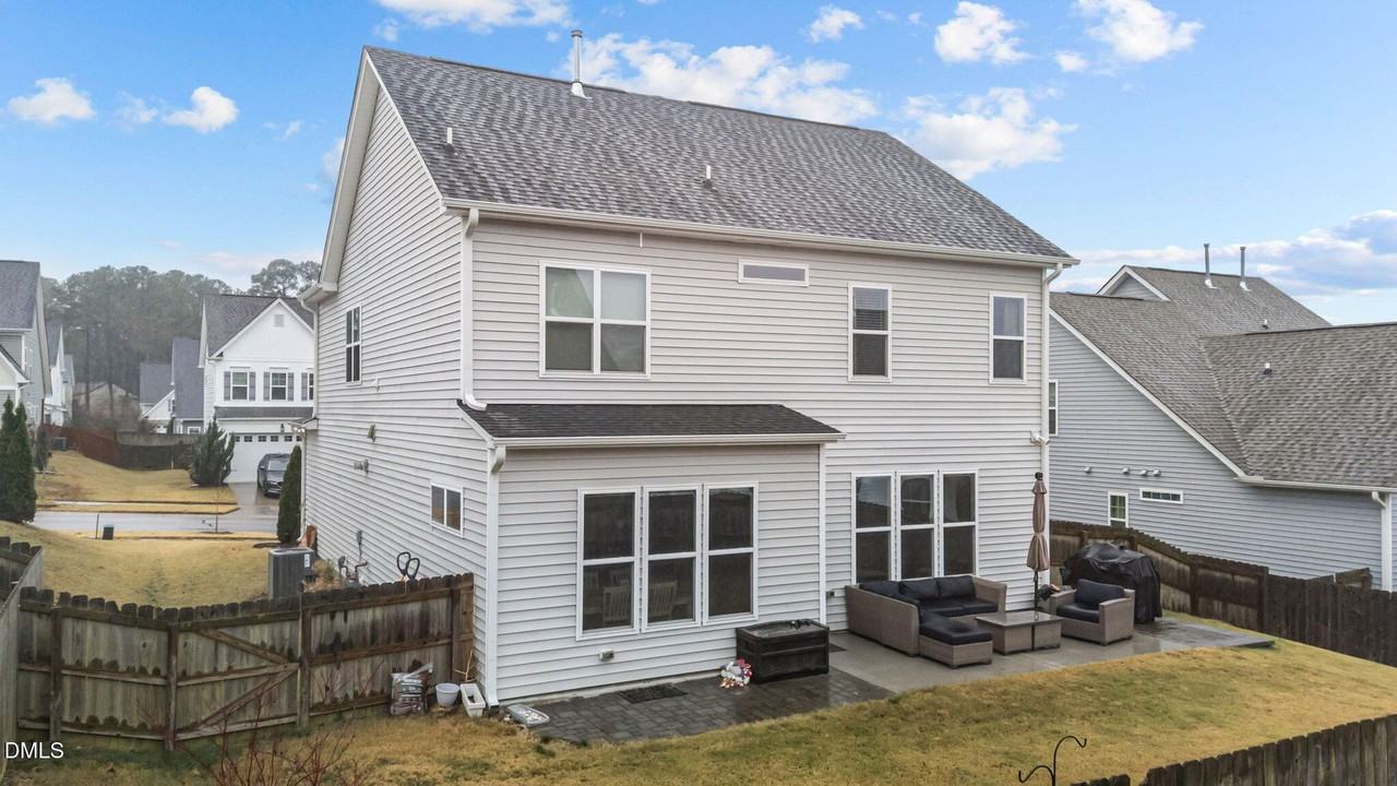 352 Cascade Hills Ln - Photo 5 of 26