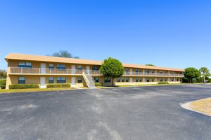 featured image of 806 9th St