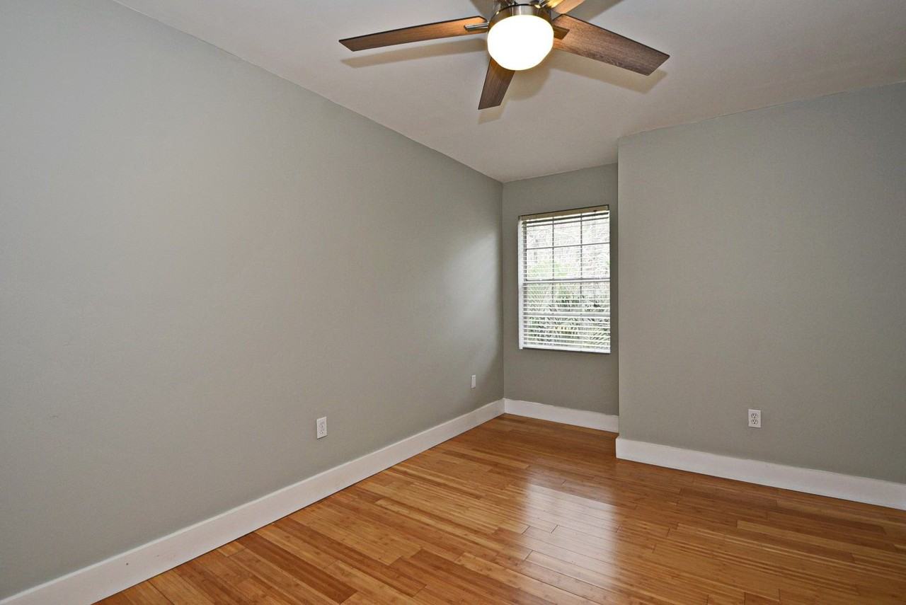 1400 Park Lake St - Photo 4 of 40