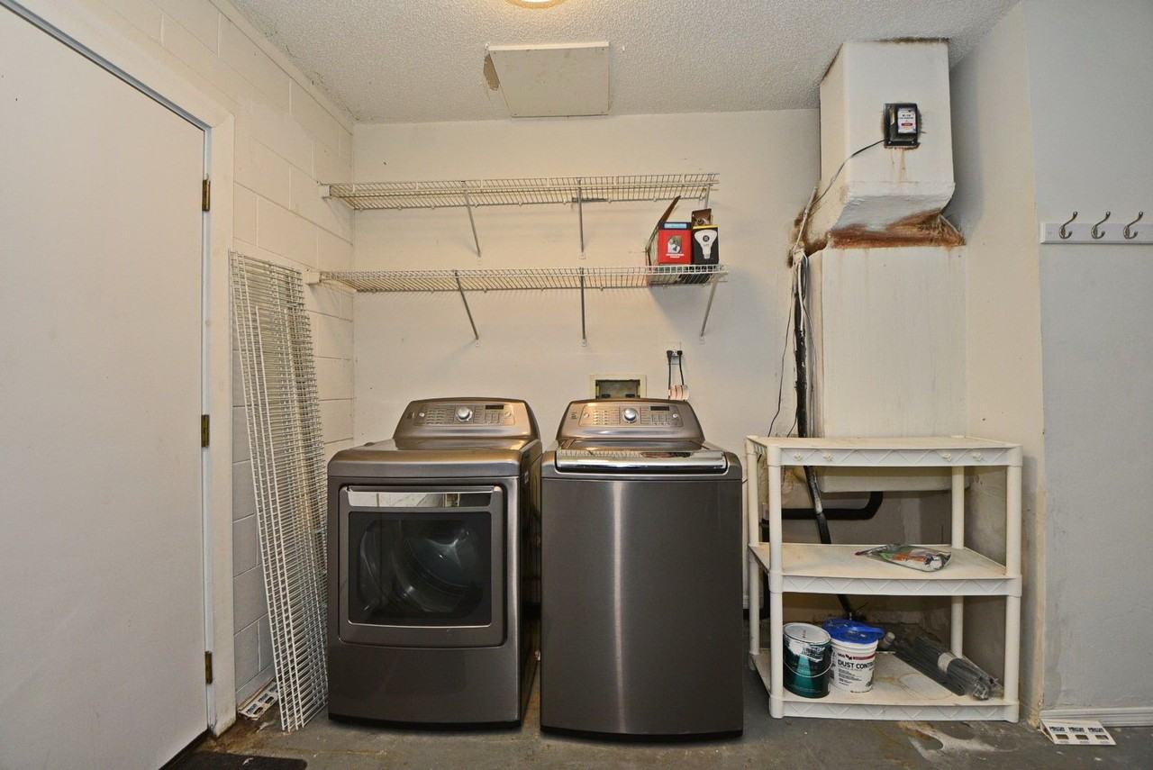 1400 Park Lake St - Photo 6 of 40