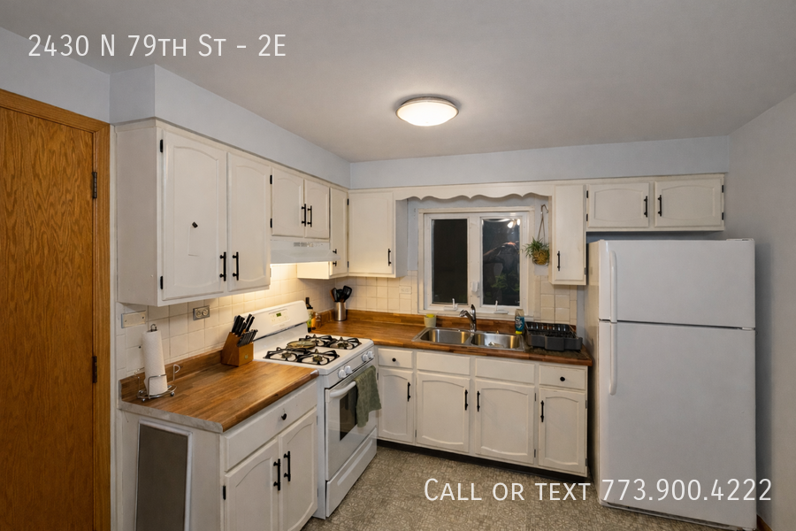 2430 N 79th Ave #2E - Photo 3 of 5