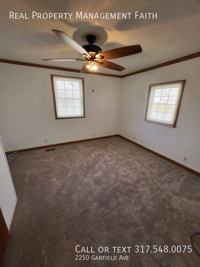 2250 Garfield Ave - Photo 3 of 20