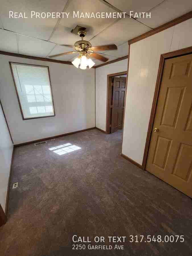 2250 Garfield Ave - Photo 4 of 20