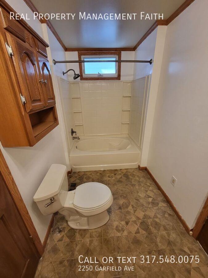 2250 Garfield Ave - Photo 6 of 20