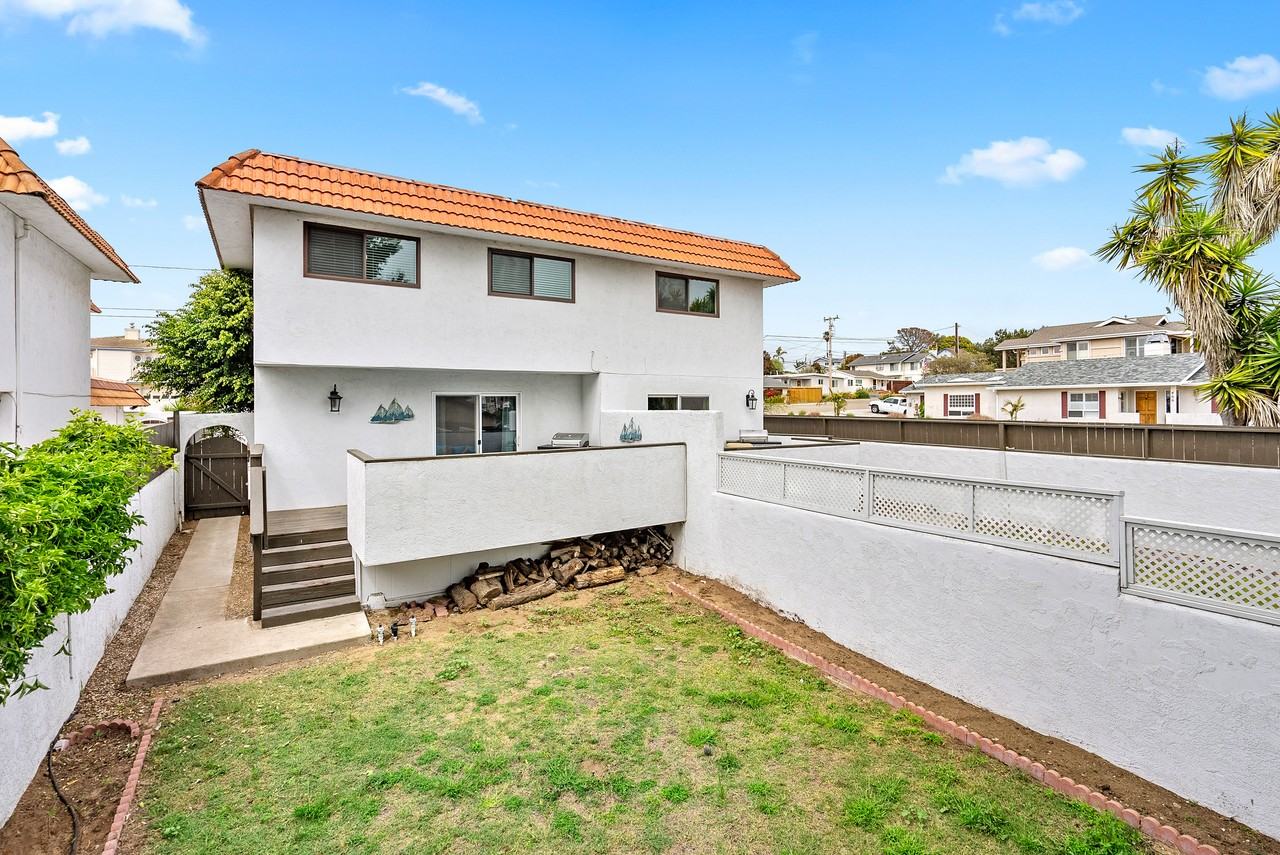 596 Saratoga Ave #A - Photo 6 of 13