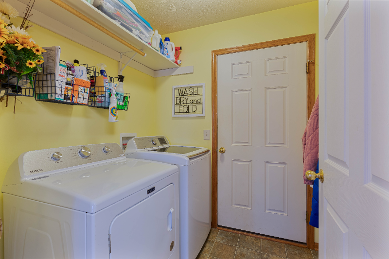 15321 Amy Plz - Photo 2 of 12