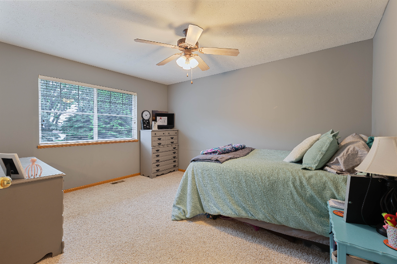 15321 Amy Plz - Photo 6 of 12