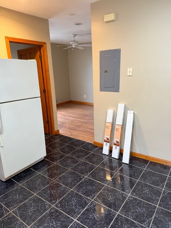 22 Lawrence St #2R - Photo 6 of 10