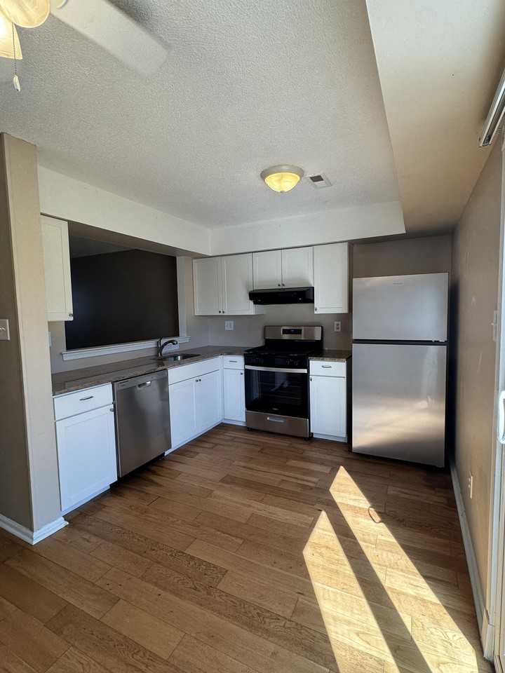 102 Covered Bridge Ct #102 - Photo 4 of 16