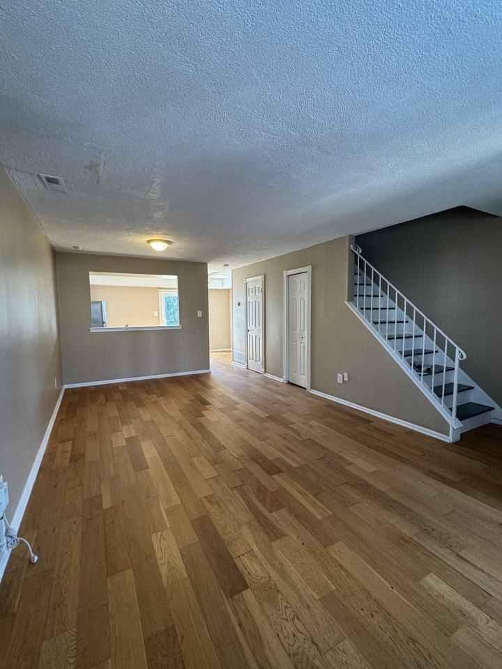 102 Covered Bridge Ct #102 - Photo 7 of 16