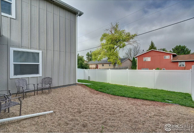 7869 5th St - Photo 5 of 37