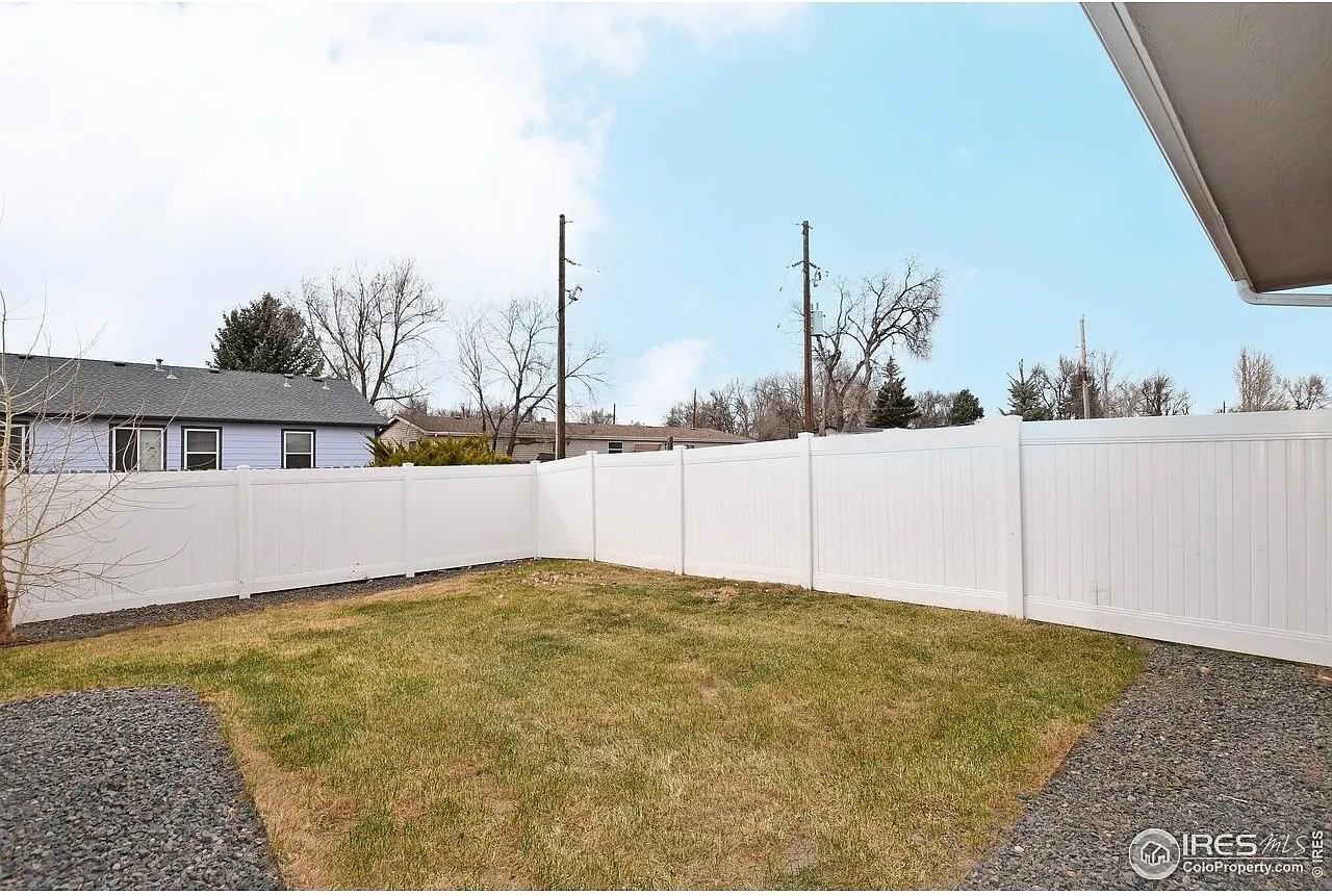 7869 5th St - Photo 6 of 37