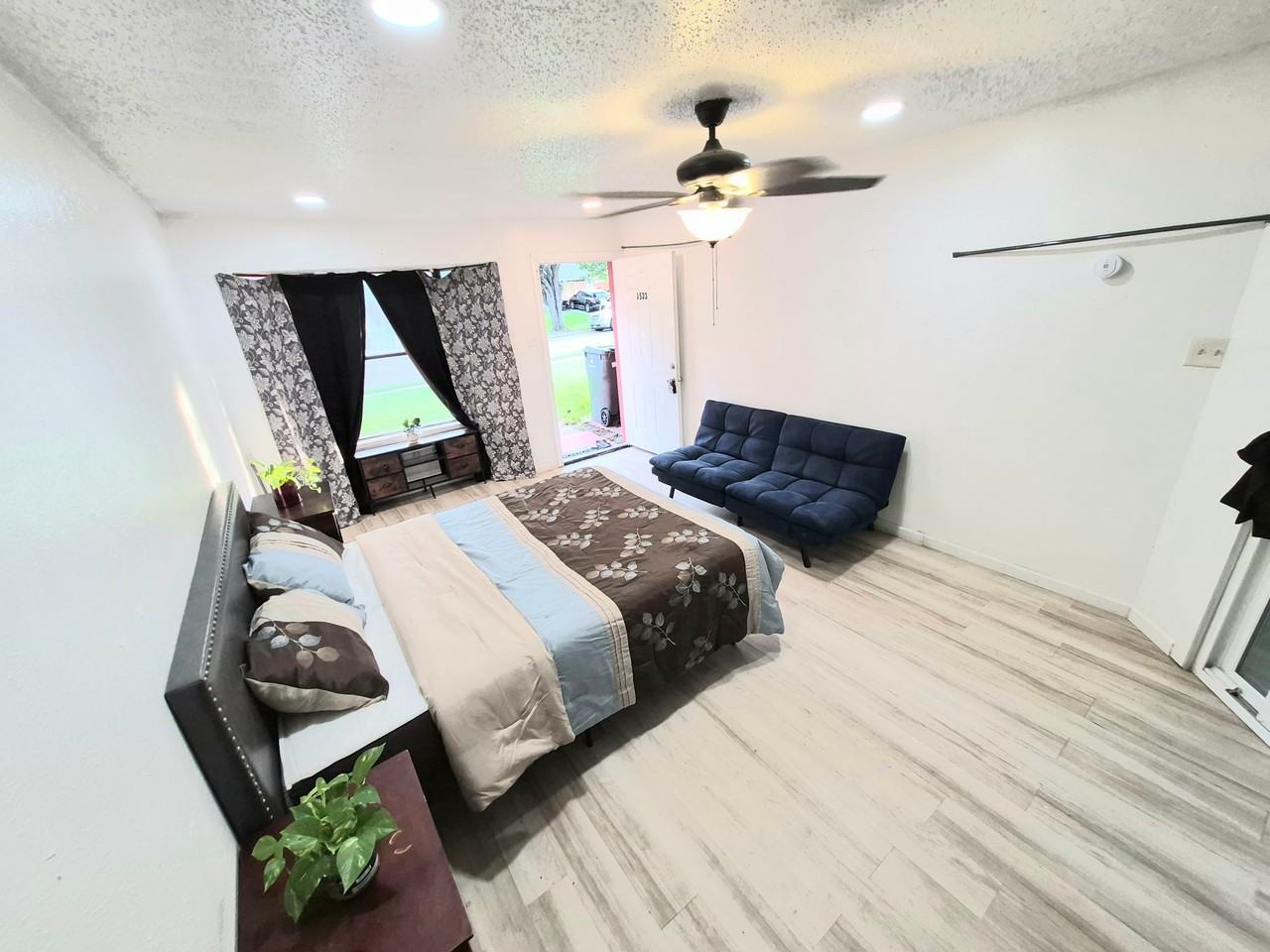 1533 Bosque Dr - Photo 7 of 16