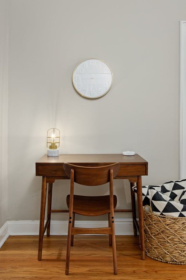 807 W 48th St #504 - Photo 5 of 17