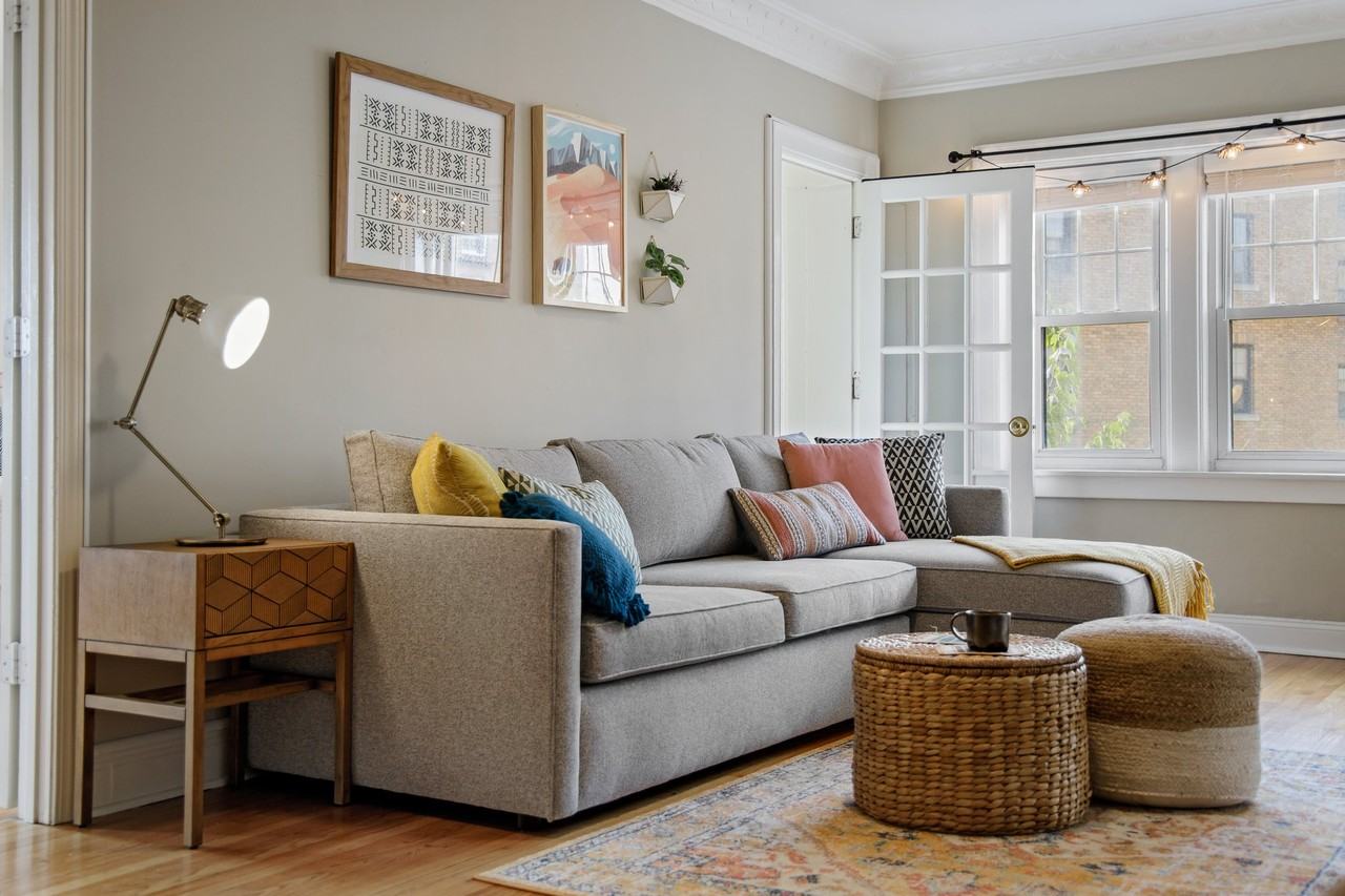 807 W 48th St #504 - Photo 6 of 17