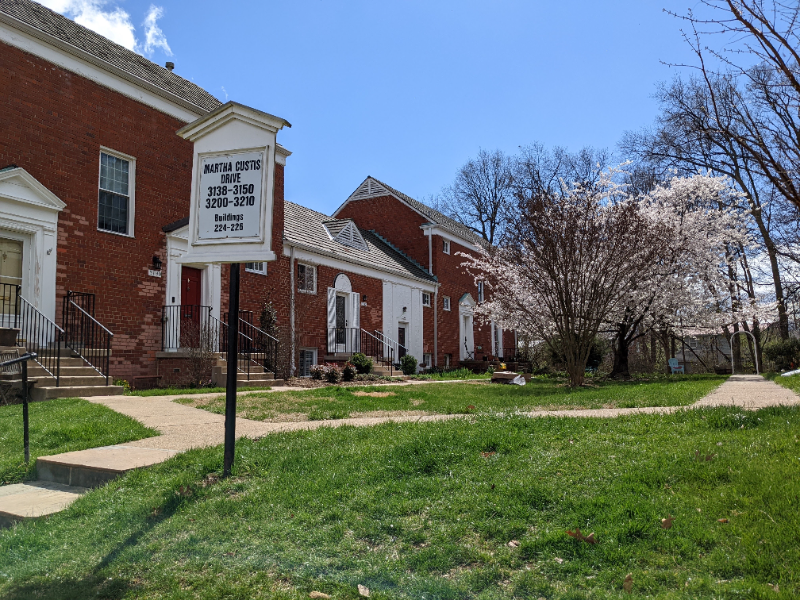 3142 Martha Custis Dr - Photo 2 of 14