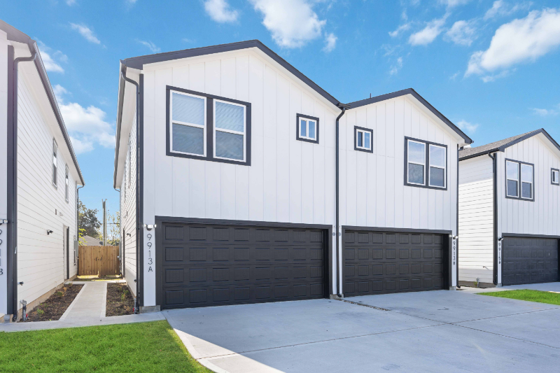 9913 Porto Rico Rd - Photo 2 of 14