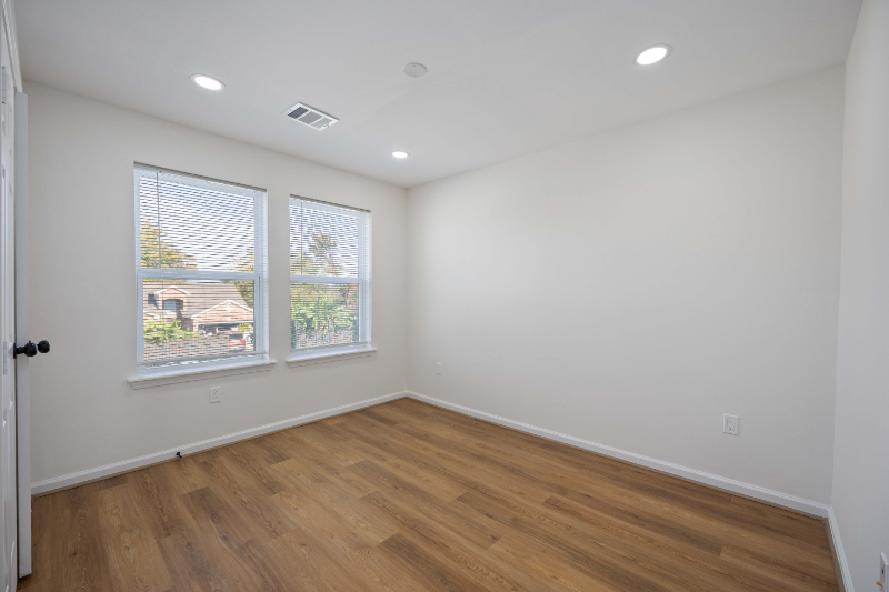 9913 Porto Rico Rd - Photo 6 of 14