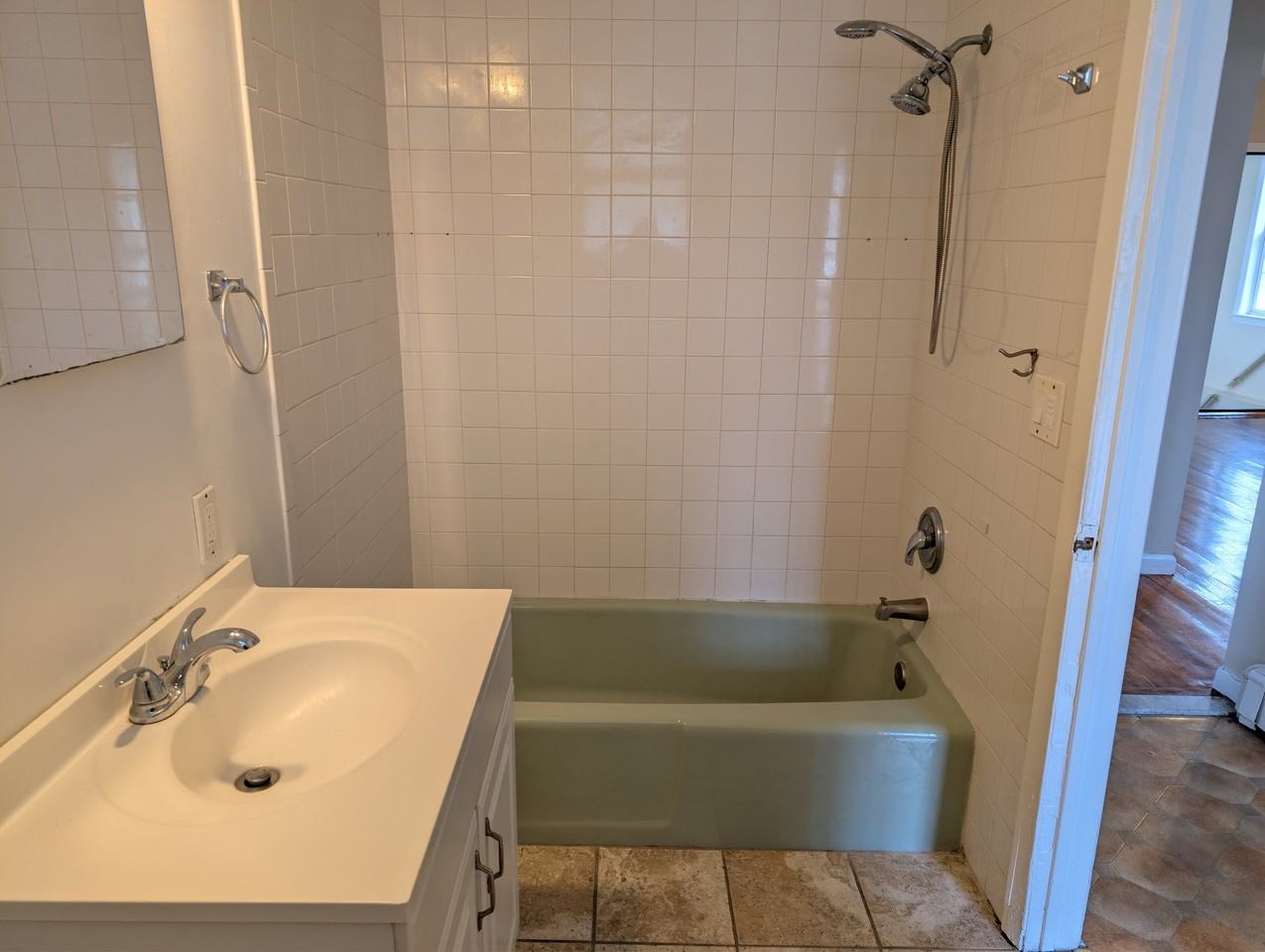 138 Chestnut St #2 - Photo 4 of 12