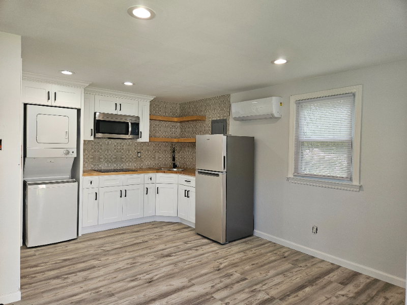 149B Walnut St - Photo 3 of 18