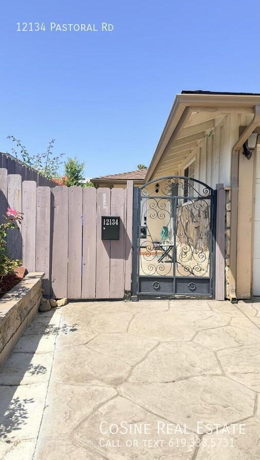 12134 Pastoral Rd - Photo 2 of 12