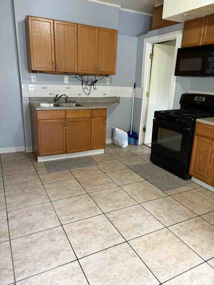 33 Center St #33 - Photo 3 of 12