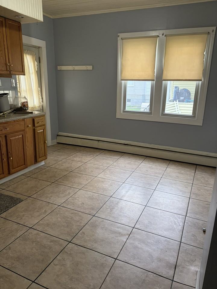 33 Center St #33 - Photo 4 of 12