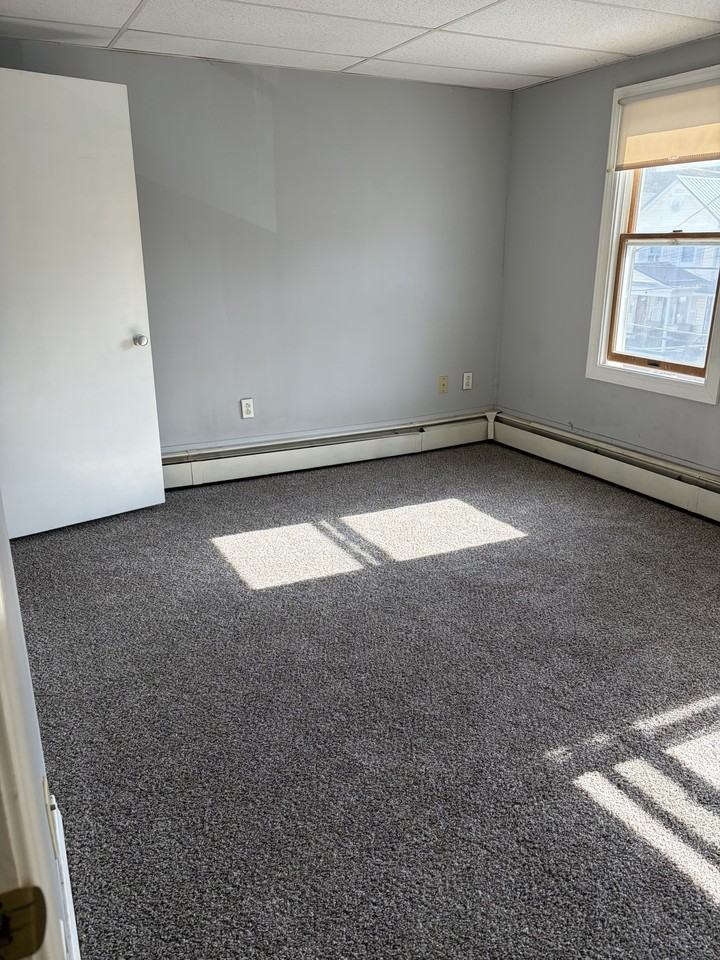 33 Center St #33 - Photo 7 of 12