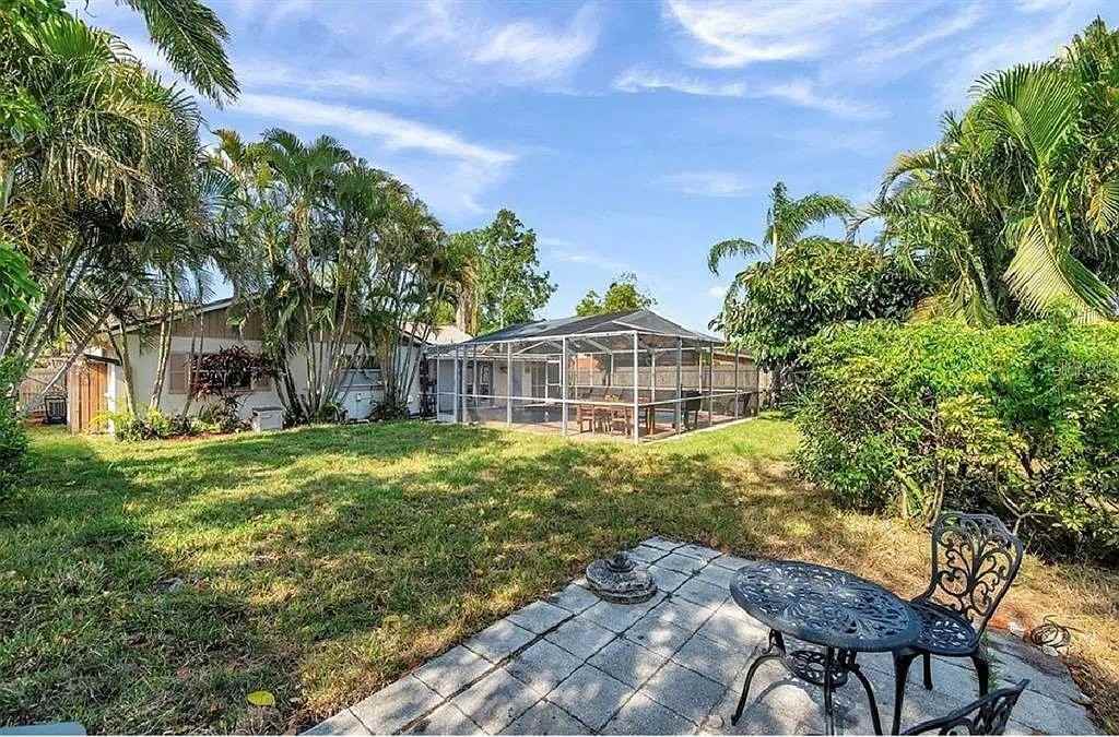 2873 Sarah Dr - Photo 2 of 20